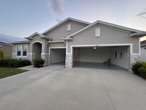 6218 Wandering Willow Dr in Wesley Chapel, FL - Foto de edificio - Building Photo