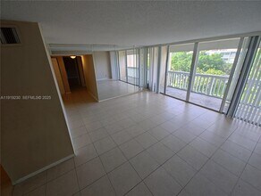 7051 Environ Blvd in Lauderhill, FL - Building Photo - Building Photo