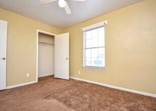 1845 5th St in Hempstead, TX - Building Photo - Building Photo