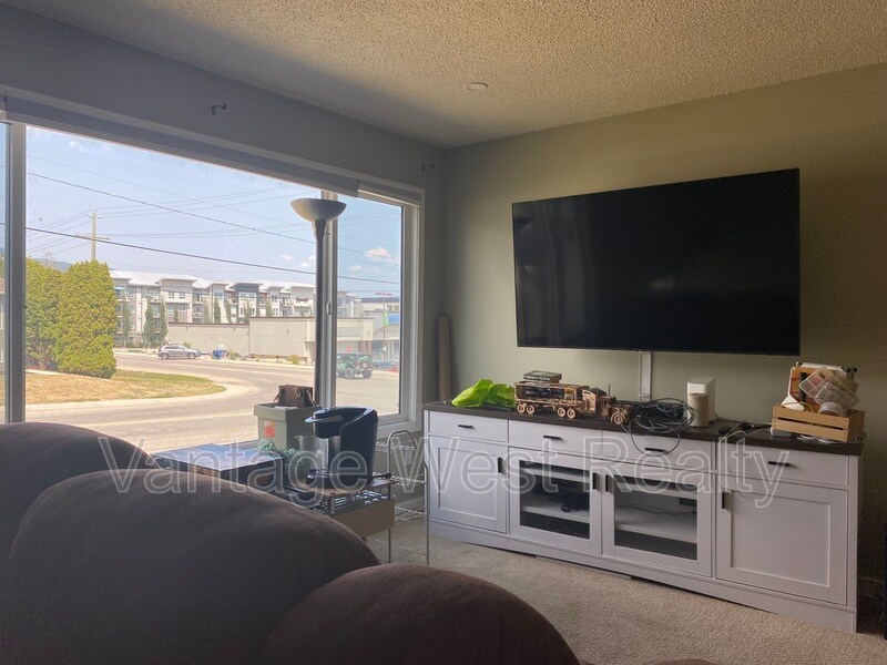 2509 Delray Rd in West Kelowna, BC - Building Photo
