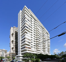 Ala Wai Town House in Honolulu, HI - Building Photo - Building Photo