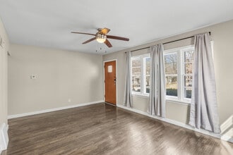 114 Reasor Dr in St. Louis, MO - Building Photo - Building Photo