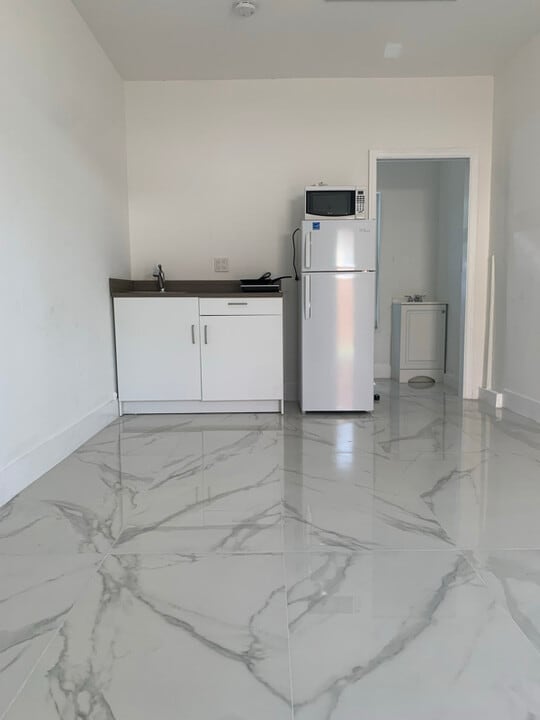 9798 SW 158th St in Miami, FL - Building Photo