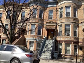 60-71 70th St in Queens, NY - Building Photo