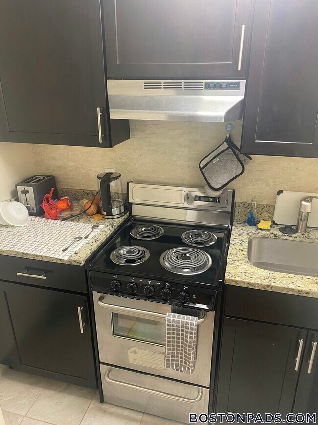 62 Boylston St, Unit M18 in Boston, MA - Foto de edificio - Building Photo