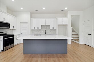 4627 Balkin St, Unit 5219 in Houston, TX - Building Photo - Building Photo