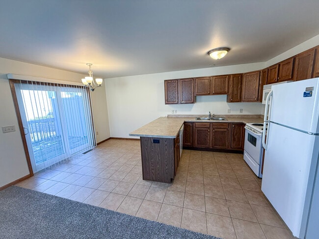 4314 Black Ct in Eau Claire, WI - Building Photo - Building Photo