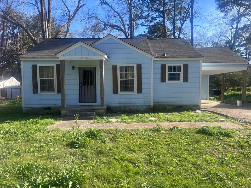 625 Avalon Rd in Jackson, MS - Building Photo