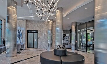 16-916 Yonge St in Toronto, ON - Building Photo - Building Photo