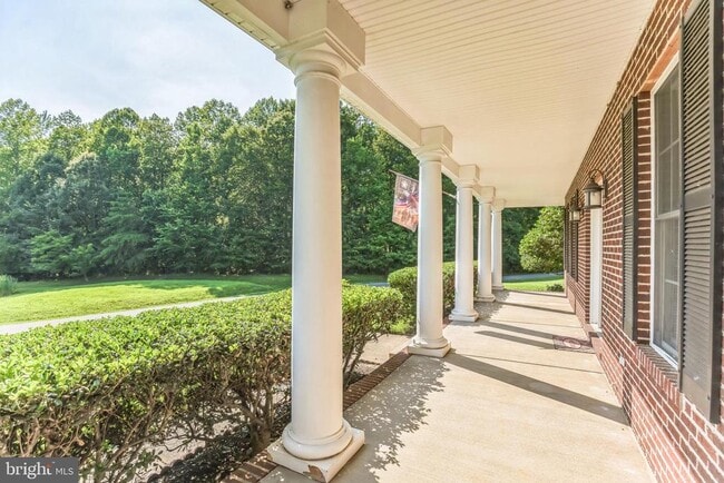 8941 Grotto Ct in Pomfret, MD - Foto de edificio - Building Photo