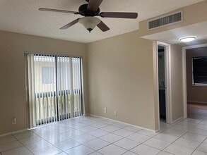 2621 Riverside Dr in Coral Springs, FL - Building Photo - Building Photo