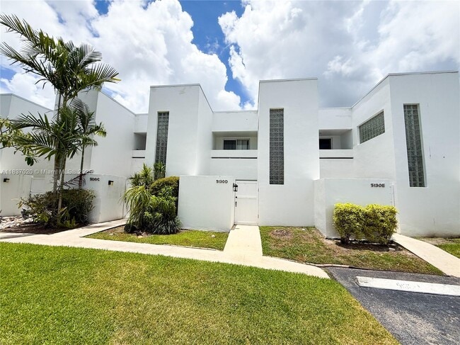 5130 Elmhurst Rd in West Palm Beach, FL - Building Photo - Building Photo