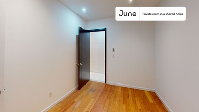 Private bedroom in 6 bed/3 bath Home in New York, NY - Building Photo - Building Photo