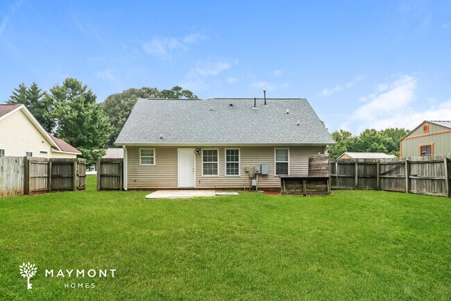 1113 Summit Hills Dr in Charlotte, NC - Building Photo - Building Photo