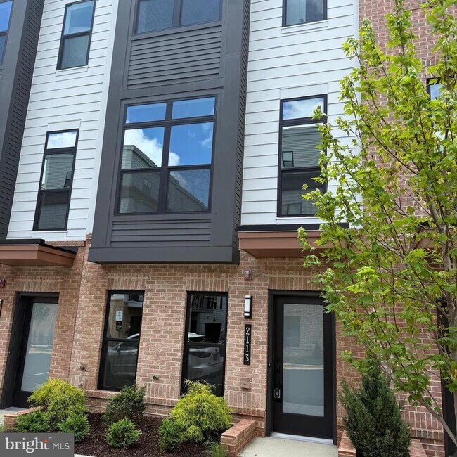 2113 Tysons Ridgeline Rd in Falls Church, VA - Building Photo - Building Photo