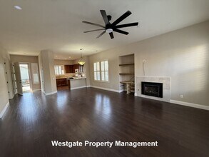 1920 Winchester Ln in Petaluma, CA - Building Photo - Building Photo