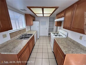 6445 Hartwood Rd in Las Vegas, NV - Building Photo - Building Photo