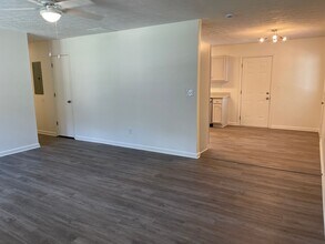 7787 Melanie Dr in Douglasville, GA - Building Photo - Building Photo