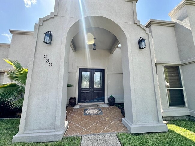 232 Lake Powell Dr in Laredo, TX - Building Photo - Building Photo