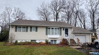 9 McKinley Pl in West Milford, NJ - Building Photo