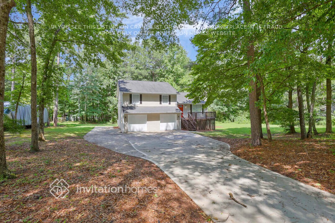 125 Stagecoach Trail in Stockbridge, GA - Building Photo