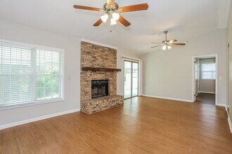 3709 Foxcroft Rd in Jacksonville, FL - Building Photo - Building Photo