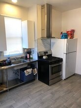 136 Austin St, Unit 136 in Bridgeport, CT - Foto de edificio - Building Photo