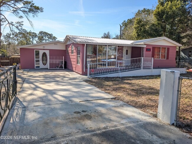 231 5th Way in Interlachen, FL - Building Photo - Building Photo