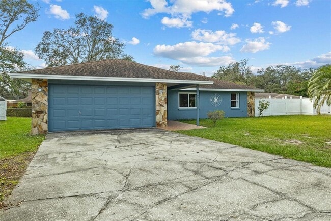 5167 Cambry Ln in Lakeland, FL - Building Photo - Building Photo