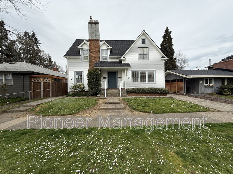 777 W 10th Ave in Eugene, OR - Building Photo