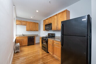 258 Chestnut Hill Ave, Unit 4 in Boston, MA - Foto de edificio - Building Photo