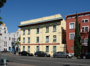 Mitchell Apartments in San Diego, CA - Building Photo - Building Photo