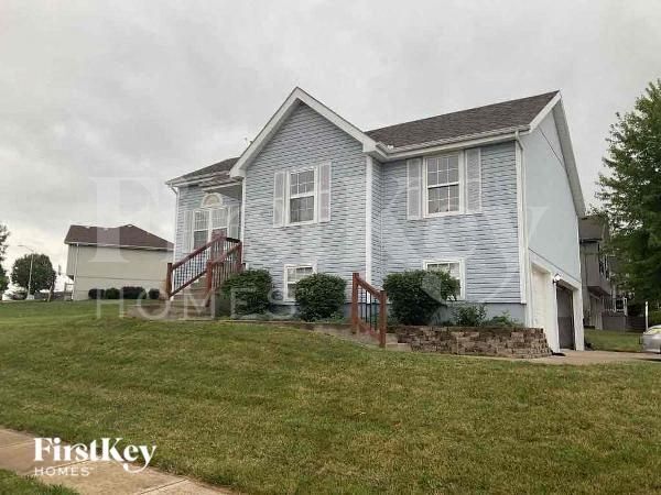 property at 11623 N Windsor Ave