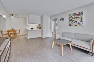 Gramercy Apartments in San Diego, CA - Building Photo - Building Photo