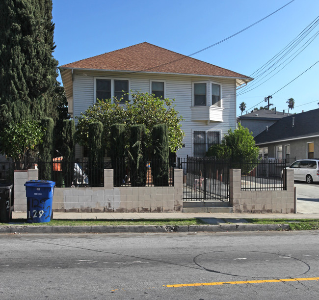 127 S Ave. 52 in Los Angeles, CA - Foto de edificio - Building Photo