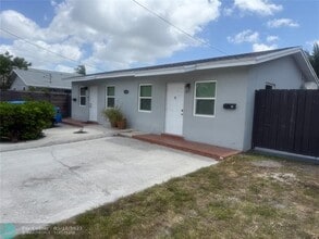 1980 SW 28th Ave in Fort Lauderdale, FL - Building Photo - Building Photo