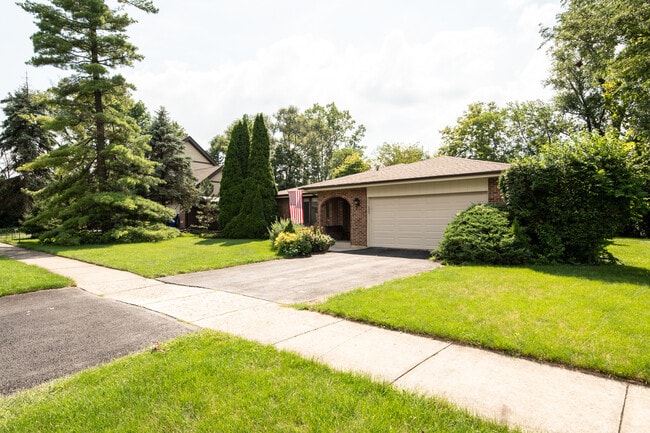 13040 W Tanglewood Cir in Palos Park, IL - Building Photo - Building Photo
