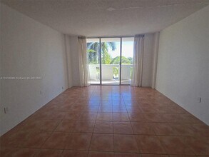 800 West Ave in Miami Beach, FL - Building Photo - Building Photo