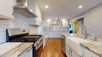 4502 Blenheim Rd in Louisville, KY - Building Photo - Building Photo