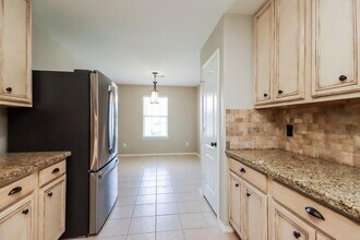 415 Crosby Village Dr in Crosby, TX - Building Photo - Building Photo