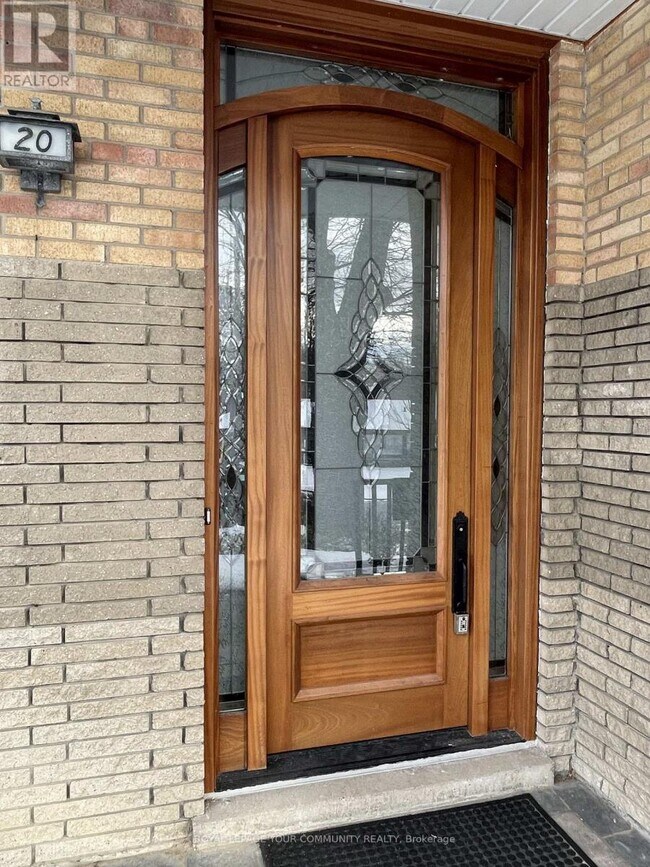 20 Burnview Crescent in Toronto, ON - Building Photo - Building Photo