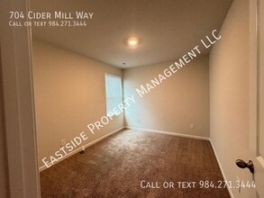 704 Cider Ml Wy in Zebulon, NC - Building Photo - Building Photo