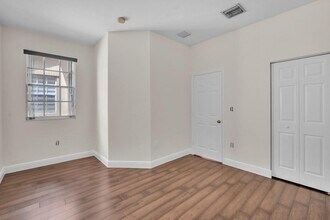 13227 SW 42nd St in Miramar, FL - Building Photo - Building Photo
