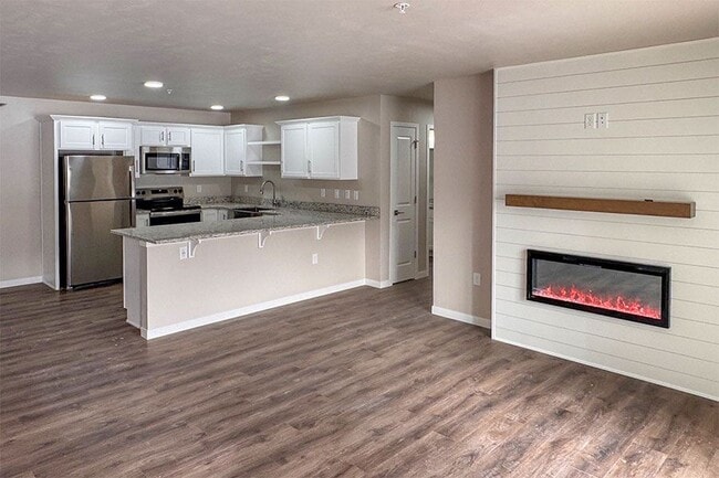 TIMBER CAMP LUXURY APARTMENT HOMES