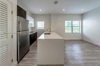 473 Mendoza Ave in Miami, FL - Building Photo - Building Photo