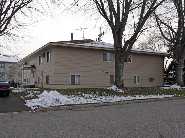 214 State St W in Belle Plaine, MN - Building Photo - Building Photo