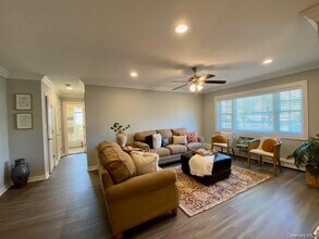 307 Robinson Ave in Patchogue, NY - Building Photo - Building Photo