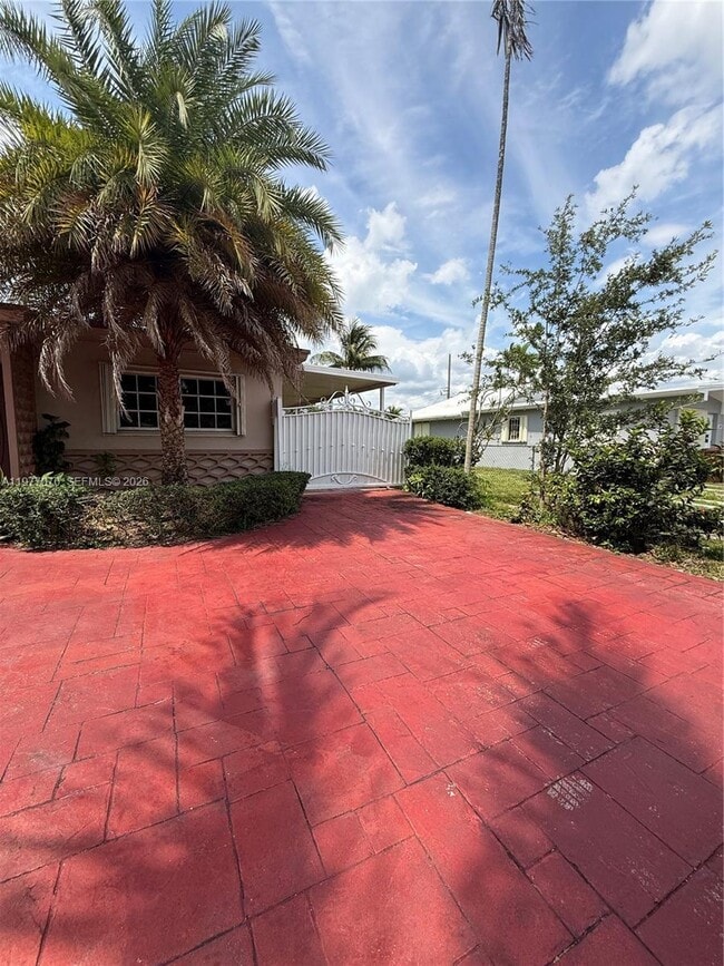 property at 1585 W 53rd St