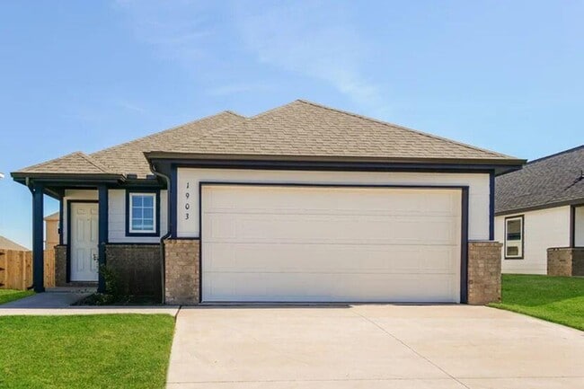 1903 Crimson Lake Blvd in El Reno, OK - Building Photo - Building Photo