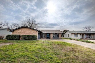 727 Pinehurst Dr in Richardson, TX - Building Photo - Building Photo